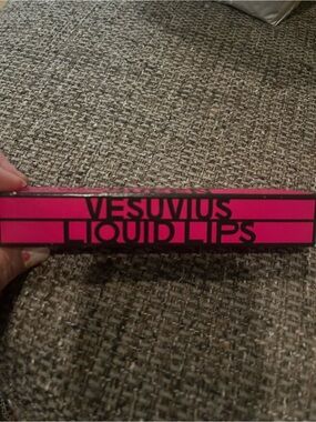 New Lipstick Queen
Vesuvius Liquid Lips - Vesuvian Fuchsia